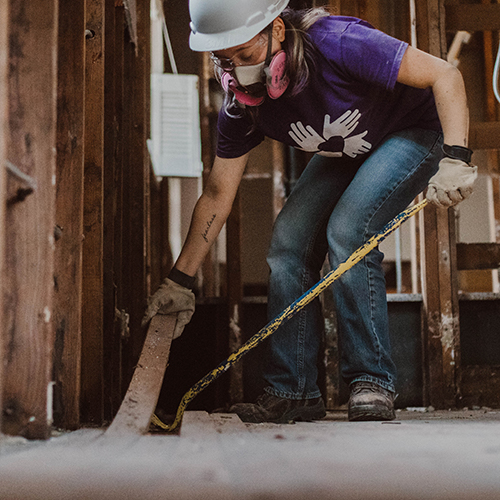 All Hands and Hearts Disaster Relief Texas Houston Coastal Bend Hurricane Harvey Female Volunteer Houston Coastal Bend Texas