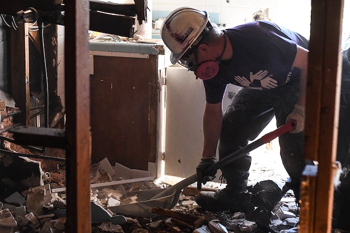 coastal_bend_texas_usa_hurricane_response_volunteer_one_working