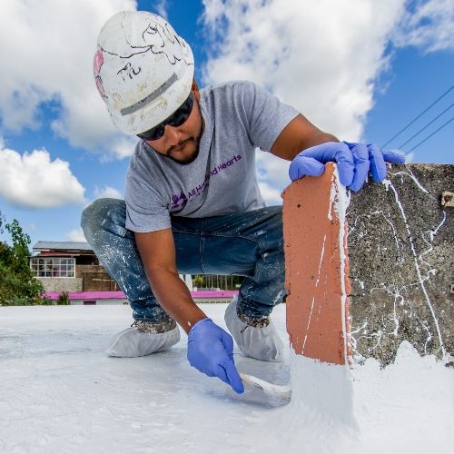 All Hands and Hearts Reconstruccion de viviendas