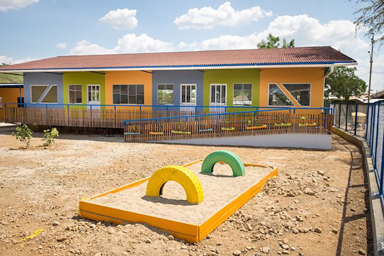 Exterior de un parque infantil terminado