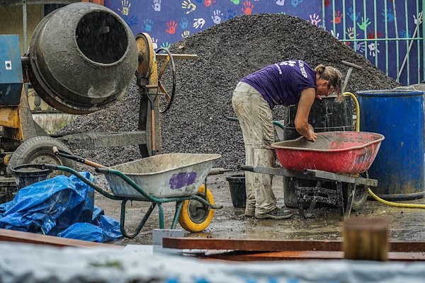 dominica_hurricane_recovery_volunteer_one_working