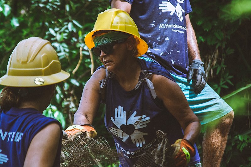 st_john_usvi_usa_hurricane_volunteer_group_working