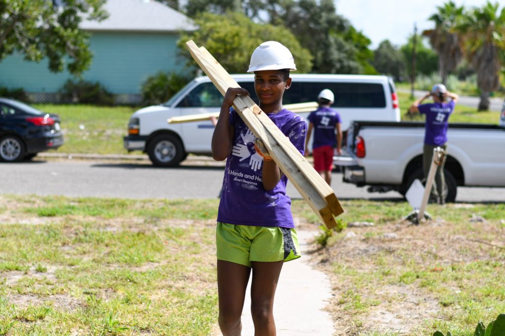 coastal_bend_texas_usa_hurricane_recovery_homebuild_volunteer_group_working