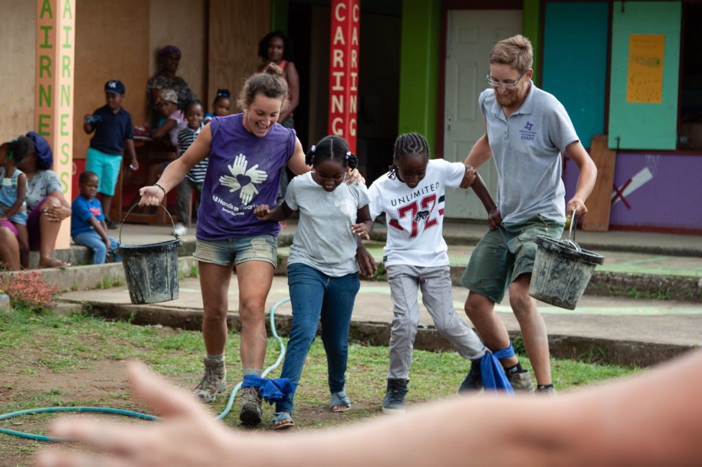 volunteer_beneficiary_renewal_group_smiling_laughing